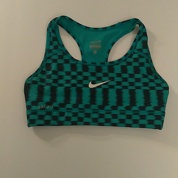 Nike Other - Used nike sports bra!!